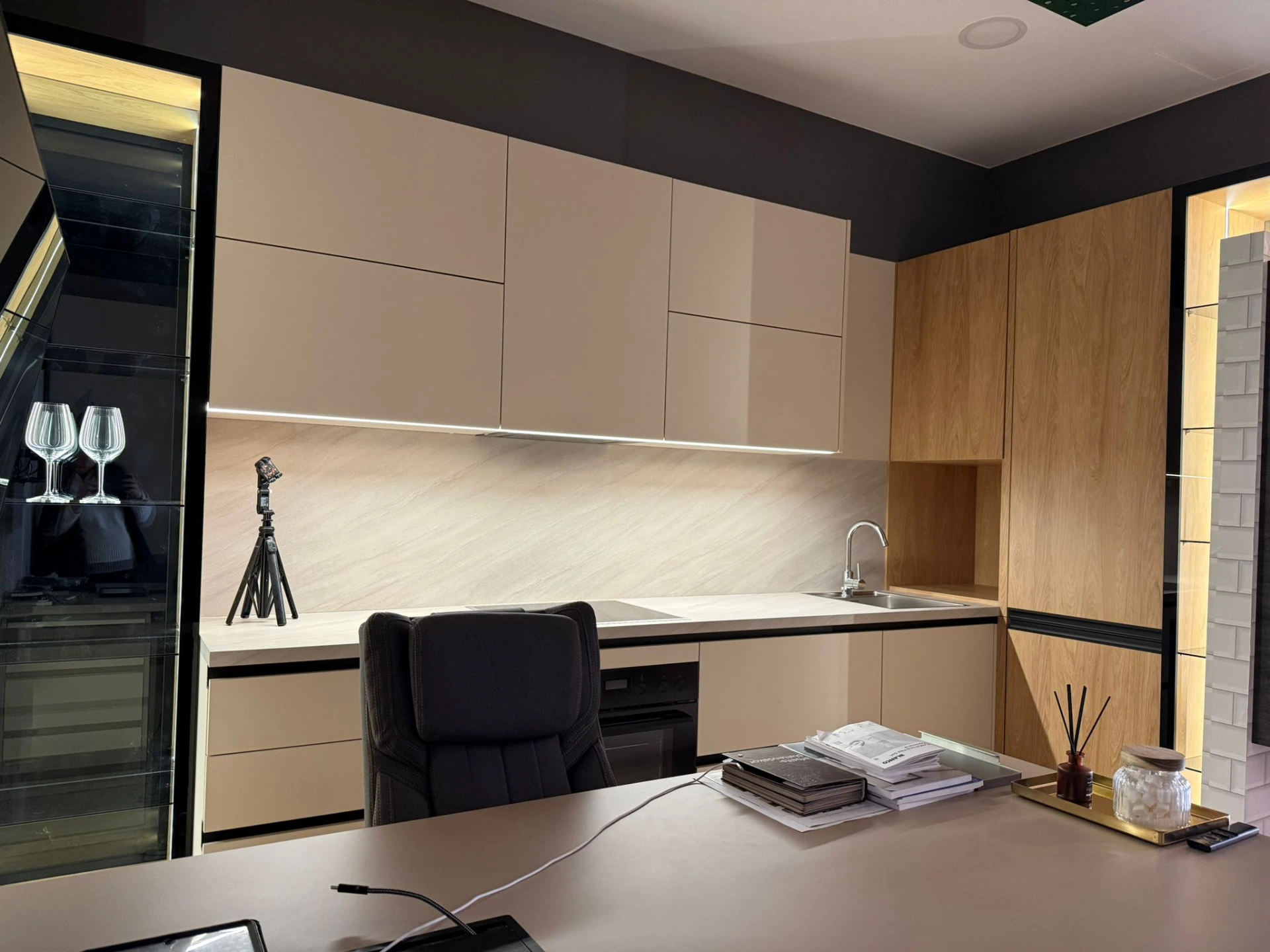 Premium Küche mit hochwertiger Verarbeitung